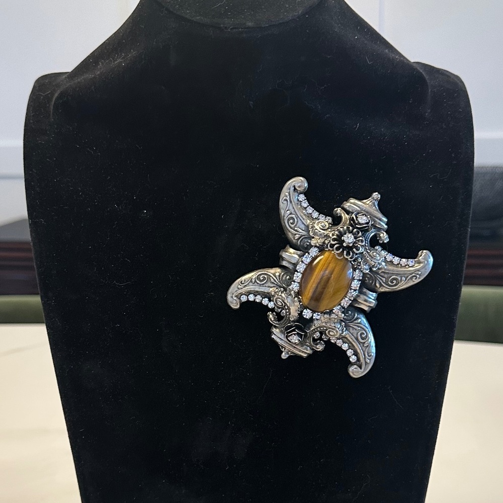 DANNY POLLAK - Sculptural Art Nouveau Style Brooch Amber Cabochon